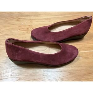 Brioso Womens Burgundy Suede Low Wedge Pumps Round Toe Slip On Shoes Size 8.5 M